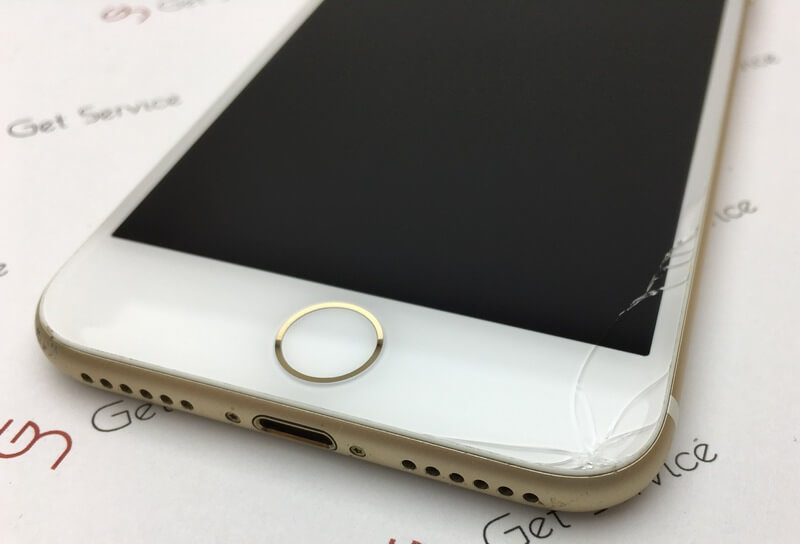 разбитый дисплей Iphone 7